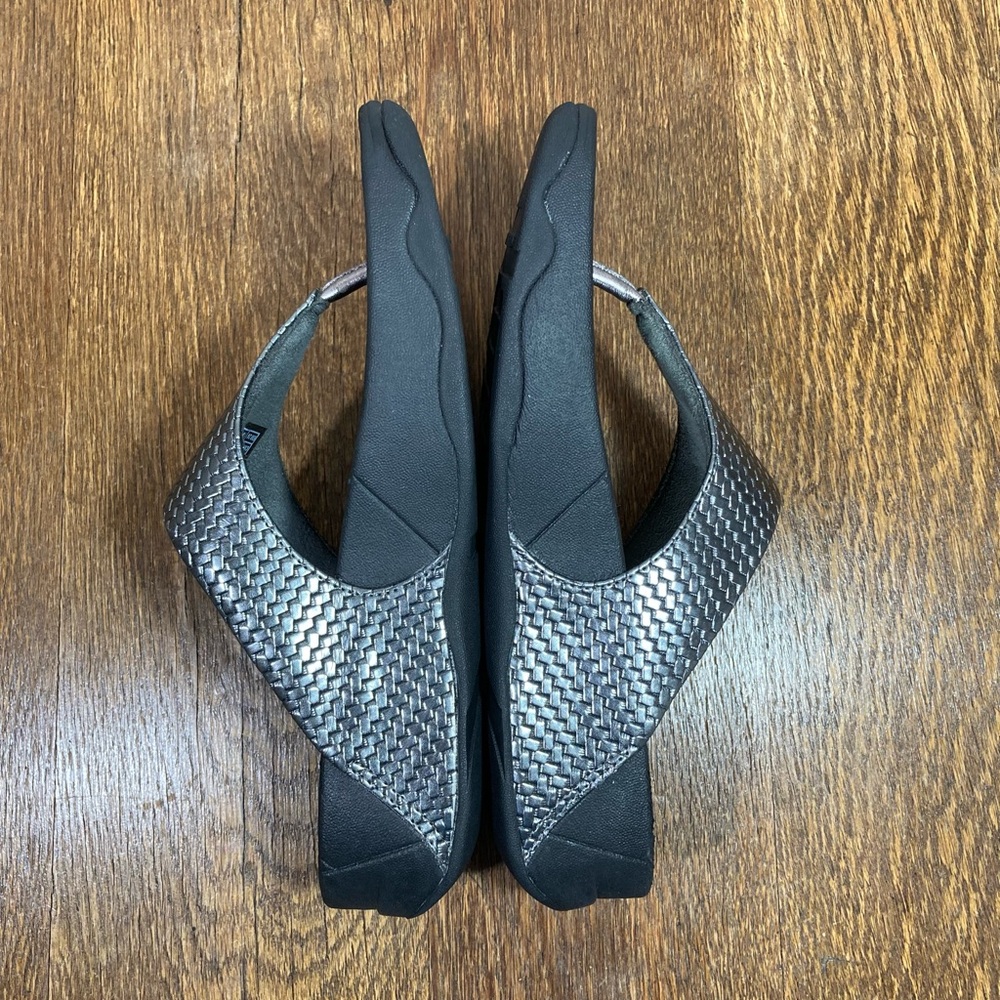 FitFlop Lulu Toe Post Sandal Women’s Size 5 Pewter Herringbone - Picture 7 of 12
